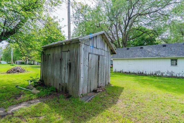 323 N 2nd Ave, Chenoa, IL 61726 - view of shed