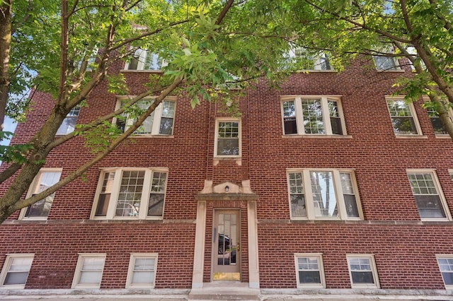 3039 W Belle Plaine Ave Unit 1, Chicago, IL 60618 - photo 1