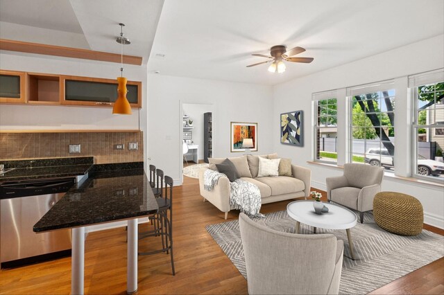 3039 W Belle Plaine Ave Unit 1, Chicago, IL 60618 - photo 4