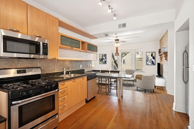 3039 W Belle Plaine Ave Unit 1, Chicago, IL 60618 - photo 8