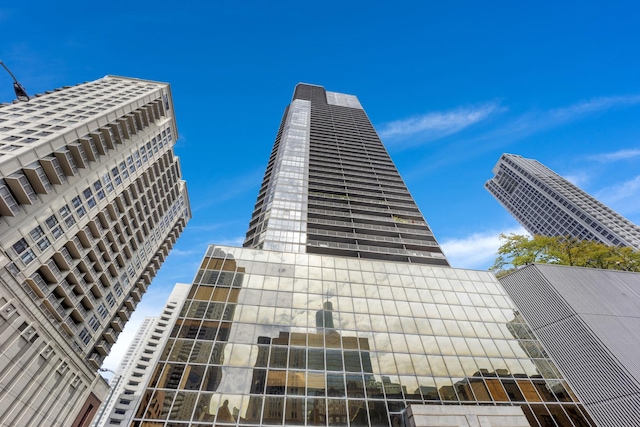10 E Ontario St Unit 907, Chicago, IL 60611 - view of building exterior