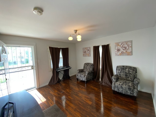 17029 Ridgewood Ave, Lansing, IL 60438 - sitting room with wood finished floors and baseboards
