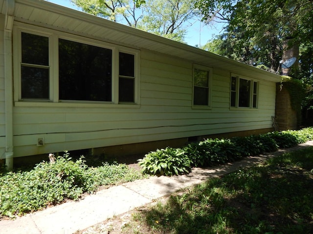 27375 W Nippersink Rd, Ingleside, IL 60041 - view of side of home