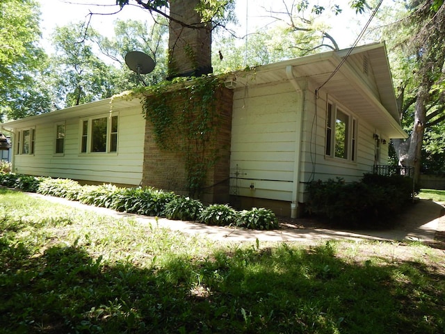 27375 W Nippersink Rd, Ingleside, IL 60041 - view of front of home featuring a chimney