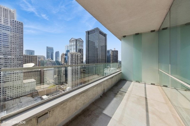 8 E Randolph St Unit 3007, Chicago, IL 60601 - balcony with a skyline view