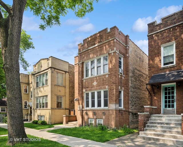 5814 N Campbell Ave, Chicago, IL 60659 - photo 1