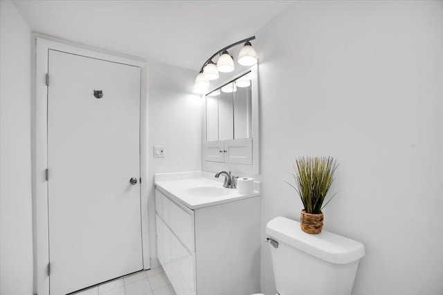 9444 Kelvin Ln Unit A-3211, Schiller Park, IL 60176 - bathroom featuring vanity and tile patterned flooring
