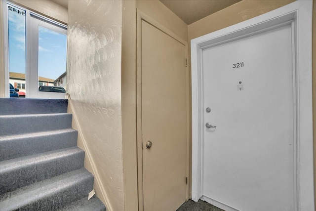 9444 Kelvin Ln Unit A-3211, Schiller Park, IL 60176 - property entrance