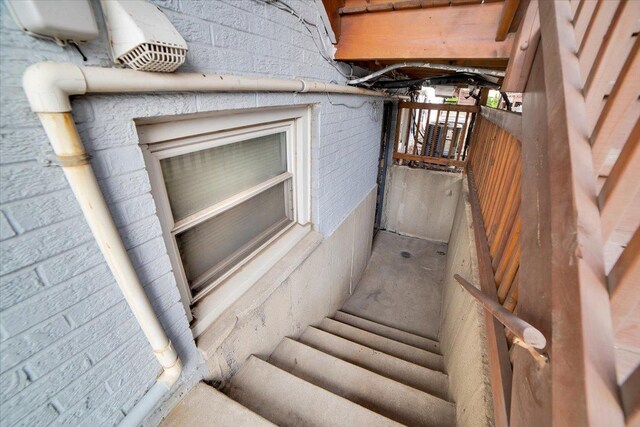 9444 Kelvin Ln Unit A-3211, Schiller Park, IL 60176 - view of stairway