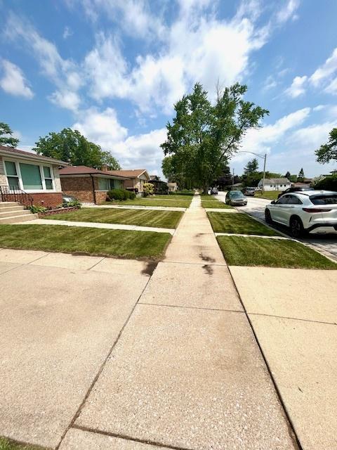 14238 S Manistee Ave, Burnham, IL 60633 - view of green lawn