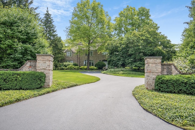 475 Red Fox Ln, Lake Forest, IL 60045 - view of property's community featuring a lawn