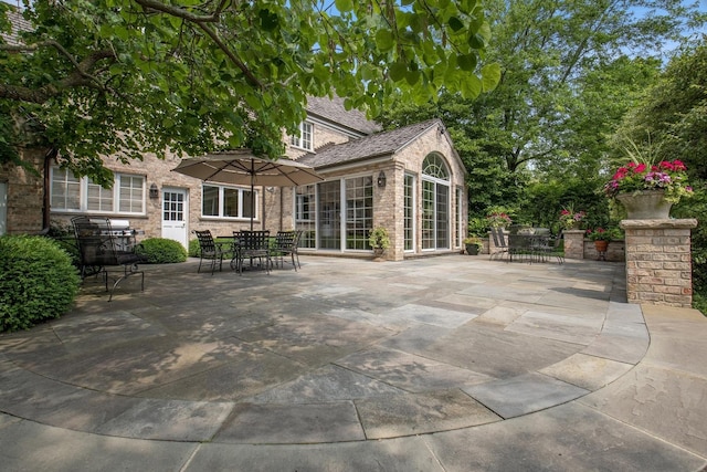 475 Red Fox Ln, Lake Forest, IL 60045 - view of patio / terrace with outdoor dining area