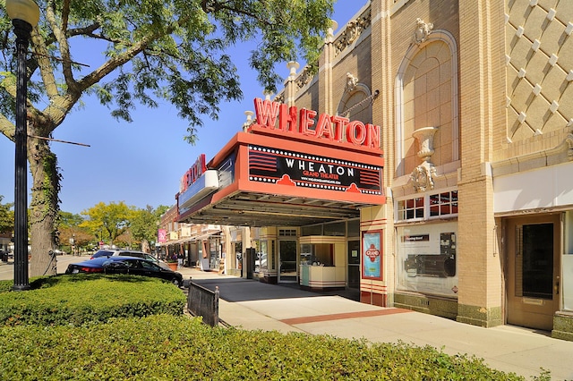 131 N Pierce Ave, Wheaton, IL 60187 - view of property