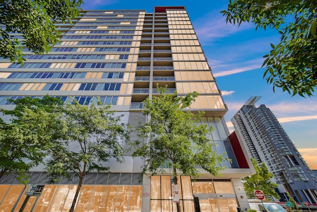 659 W Randolph St Unit 1216, Chicago, IL 60661 - photo 3