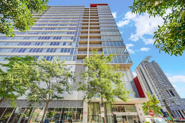 659 W Randolph St Unit 1216, Chicago, IL 60661 - photo 4