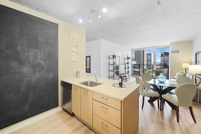 659 W Randolph St Unit 1216, Chicago, IL 60661 - photo 6