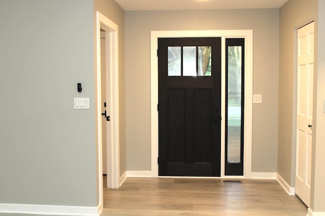 3042 Bar Harbour Rd, Aurora, IL 60504 - entrance foyer with light wood finished floors