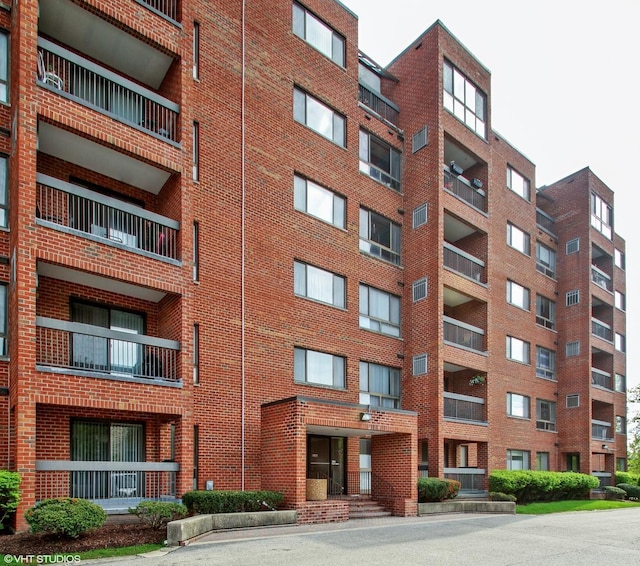 701 Forum Sq Unit 602, Glenview, IL 60025 - view of apartment building / complex