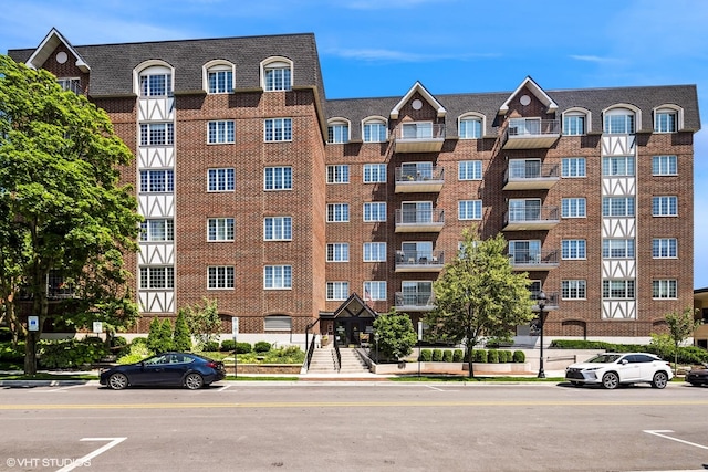 501 Forest Ave Unit 305, Glen Ellyn, IL 60137 - view of apartment building / complex