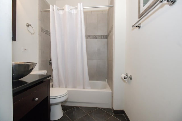 323 W Schiller St Unit 1W, Chicago, IL 60610 - full bath featuring vanity, tile patterned flooring, and shower / bath combo