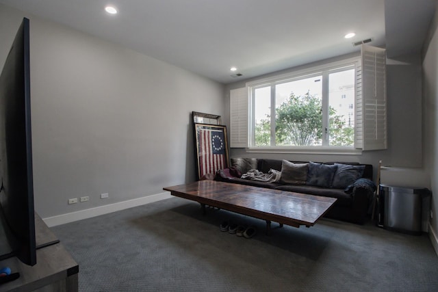 323 W Schiller St Unit 1W, Chicago, IL 60610 - carpeted living area featuring recessed lighting