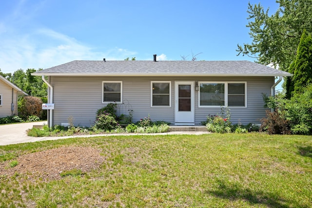 114 S Chestnut Dr, Streamwood, IL 60107 - ranch-style house featuring a front lawn and a shingled roof