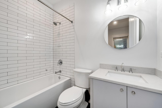 879 N Hermitage Ave Unit 2, Chicago, IL 60622 - full bath with vanity and washtub / shower combination
