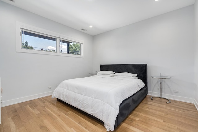 879 N Hermitage Ave Unit 2, Chicago, IL 60622 - bedroom featuring light wood-style flooring and recessed lighting