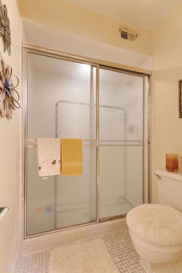 740 Saint Andrews Ln Unit 13, Crystal Lake, IL 60014 - full bath with toilet and an enclosed shower