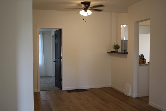 534 Mohawk St, Joliet, IL 60432 - unfurnished room with wood finished floors and ceiling fan
