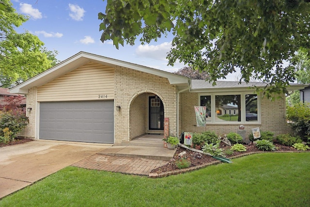 2414 Chippewa Ct, Lisle, IL 60532 - photo 1