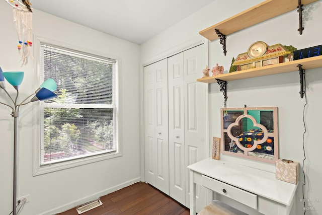 4091/2 Concord Ave, Fox River Grove, IL 60021 - mudroom featuring dark wood-style flooring and baseboards