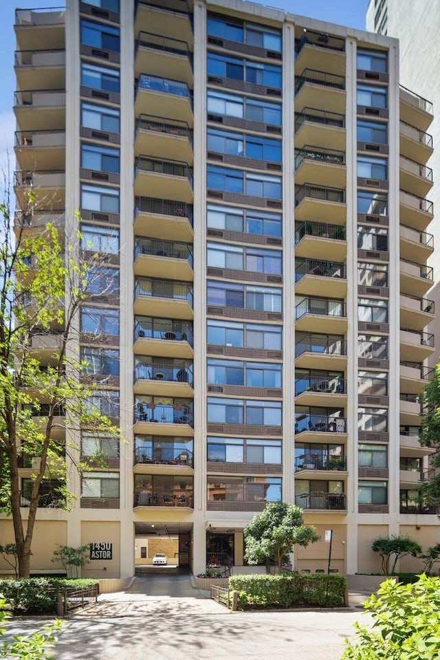 1450 N Astor St Unit 5C, Chicago, IL 60610 - photo 2