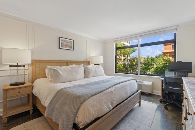 1450 N Astor St Unit 5C, Chicago, IL 60610 - bedroom with wood finished floors and crown molding