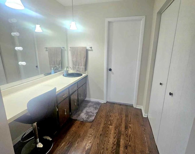 12416 W Prairie Dr, Homer Glen, IL 60491 - full bathroom featuring wood finished floors and vanity