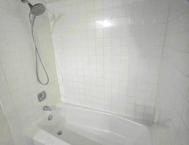 12416 W Prairie Dr, Homer Glen, IL 60491 - full bath with shower / bathtub combination