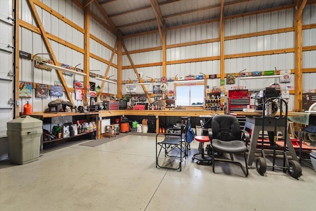 13079 N 1800 E Rd, Pontiac, IL 61764 - garage featuring a workshop area
