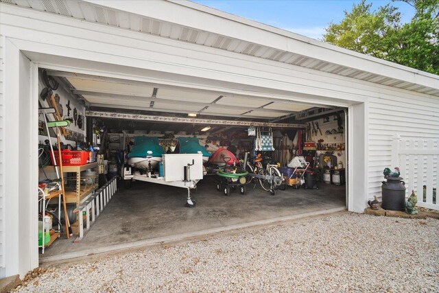 13079 N 1800 E Rd, Pontiac, IL 61764 - garage featuring gravel driveway