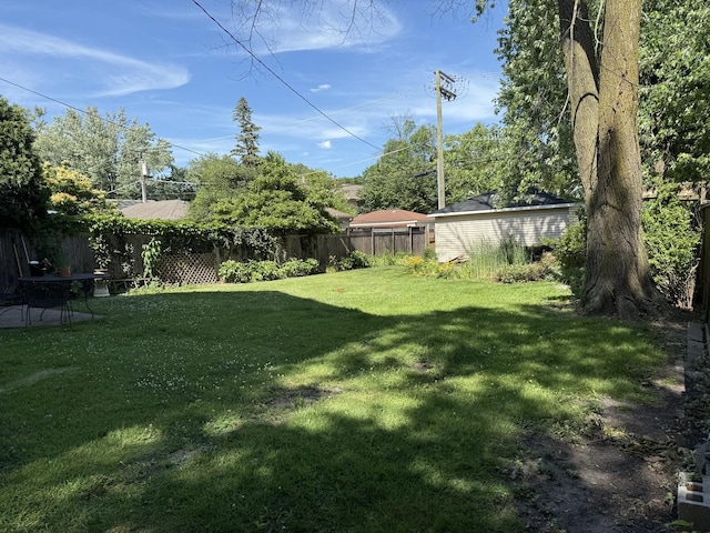 500 Fair Oaks Ave, Oak Park, IL 60302 - view of yard