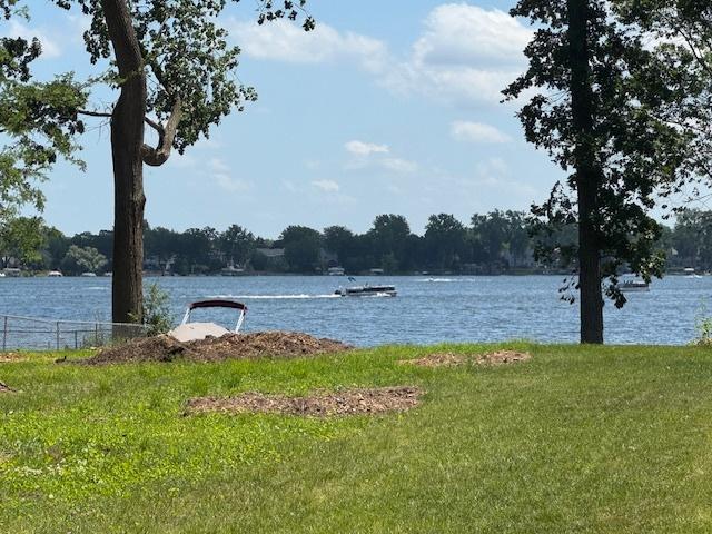 80 N Lake Ave, Third Lake, IL 60030 - water view