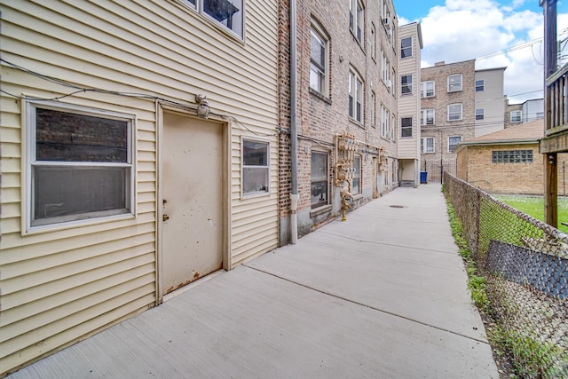 4834 W Henderson St Unit 1B, Chicago, IL 60641 - photo 18