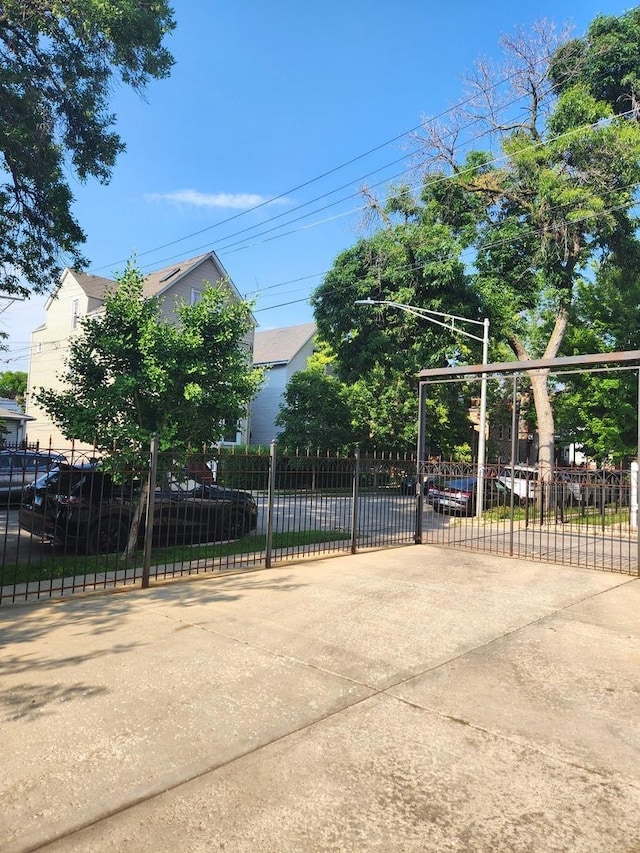 2027 N Sawyer Ave, Chicago, IL 60647