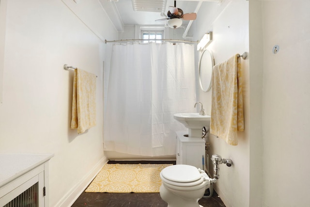 1360 E Madison Park Unit B, Chicago, IL 60615 - bathroom featuring vanity, a ceiling fan, and shower / bathtub combination with curtain