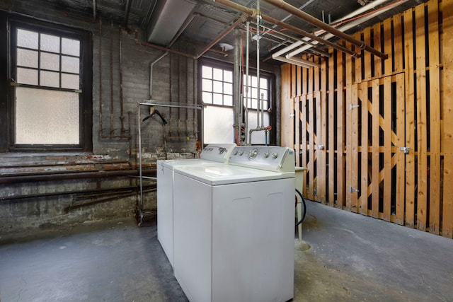 1360 E Madison Park Unit B, Chicago, IL 60615 - laundry area featuring washer and clothes dryer