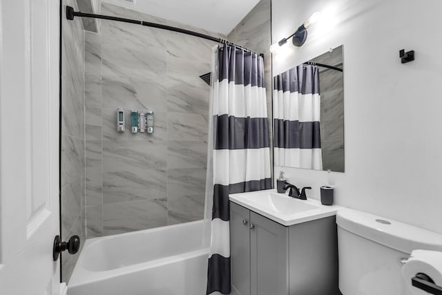 5335 N California Ave Unit 103, Chicago, IL 60625 - full bathroom featuring shower / bathtub combination with curtain and vanity