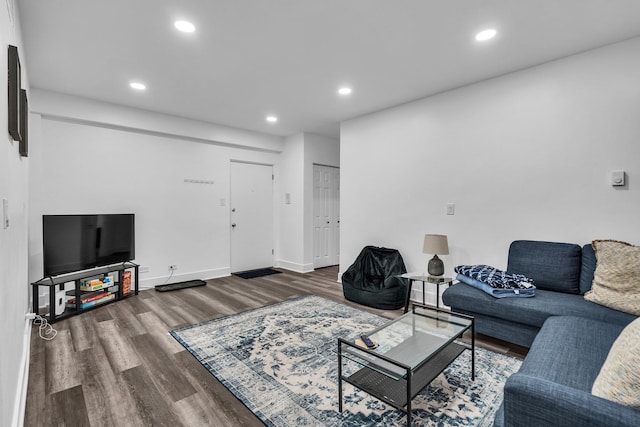 5335 N California Ave Unit 103, Chicago, IL 60625 - living room featuring wood finished floors and recessed lighting
