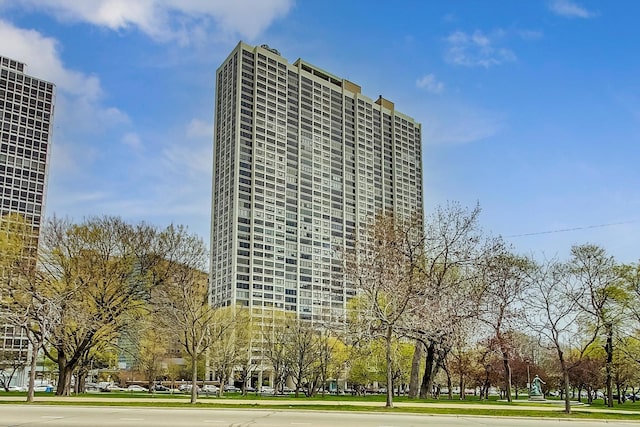 2800 N Lake Shore Dr Unit 4216, Chicago, IL 60657 - view of building exterior