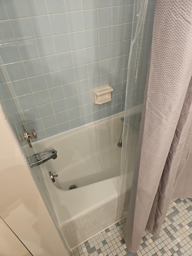 740 Saint Andrews Ln Unit 37, Crystal Lake, IL 60014 - bathroom with shower / bath combination with curtain and tile patterned flooring