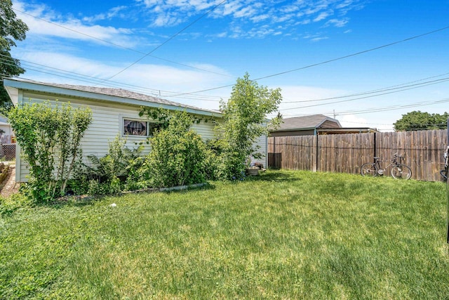 4438 N Moody Ave, Chicago, IL 60630 - view of yard