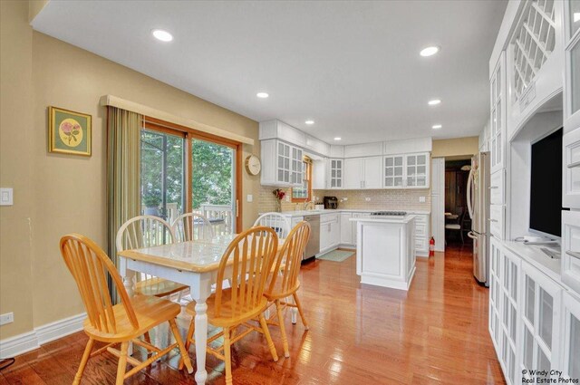 1505 Della Dr, Hoffman Estates, IL 60169 - dining area with light wood-type flooring and recessed lighting